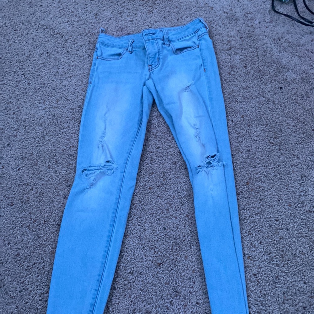 American Eagle size 2 ripped jeans